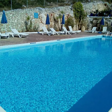 Kaminakia Apartments-adults Only -walk Into A Tranquil Oasis Where Peace & Quiet Are Woven Into Every Breath -nestled Within A Serene Evergreen Cypress Forest, Each Opens Wide To The Endless Sea And A Sunbathed Pool Awaits To Soothe Your Se Appartement Fiskardo