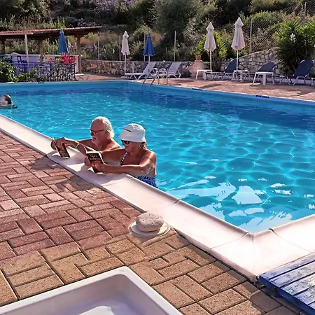 Kaminakia Apartments-adults Only -walk Into A Tranquil Oasis Where Peace & Quiet Are Woven Into Every Breath -nestled Within A Serene Evergreen Cypress Forest, Each Opens Wide To The Endless Sea And A Sunbathed Pool Awaits To Soothe Your Se * Fiskardo