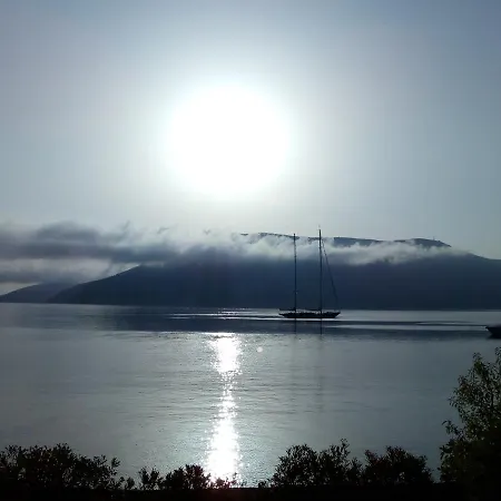 Apartmán Kaminakia Apartments-adults Only -walk Into A Tranquil Oasis Where Peace & Quiet Are Woven Into Every Breath -nestled Within A Serene Evergreen Cypress Forest, Each Opens Wide To The Endless Sea And A Sunbathed Pool Awaits To Soothe Your Se