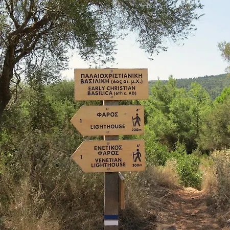 Kaminakia Apartments-adults Only -walk Into A Tranquil Oasis Where Peace & Quiet Are Woven Into Every Breath -nestled Within A Serene Evergreen Cypress Forest, Each Opens Wide To The Endless Sea And A Sunbathed Pool Awaits To Soothe Your Se Apartmán