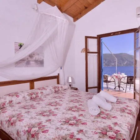 Kaminakia Apartments-adults Only -walk Into A Tranquil Oasis Where Peace & Quiet Are Woven Into Every Breath -nestled Within A Serene Evergreen Cypress Forest, Each Opens Wide To The Endless Sea And A Sunbathed Pool Awaits To Soothe Your Se Appartamento *